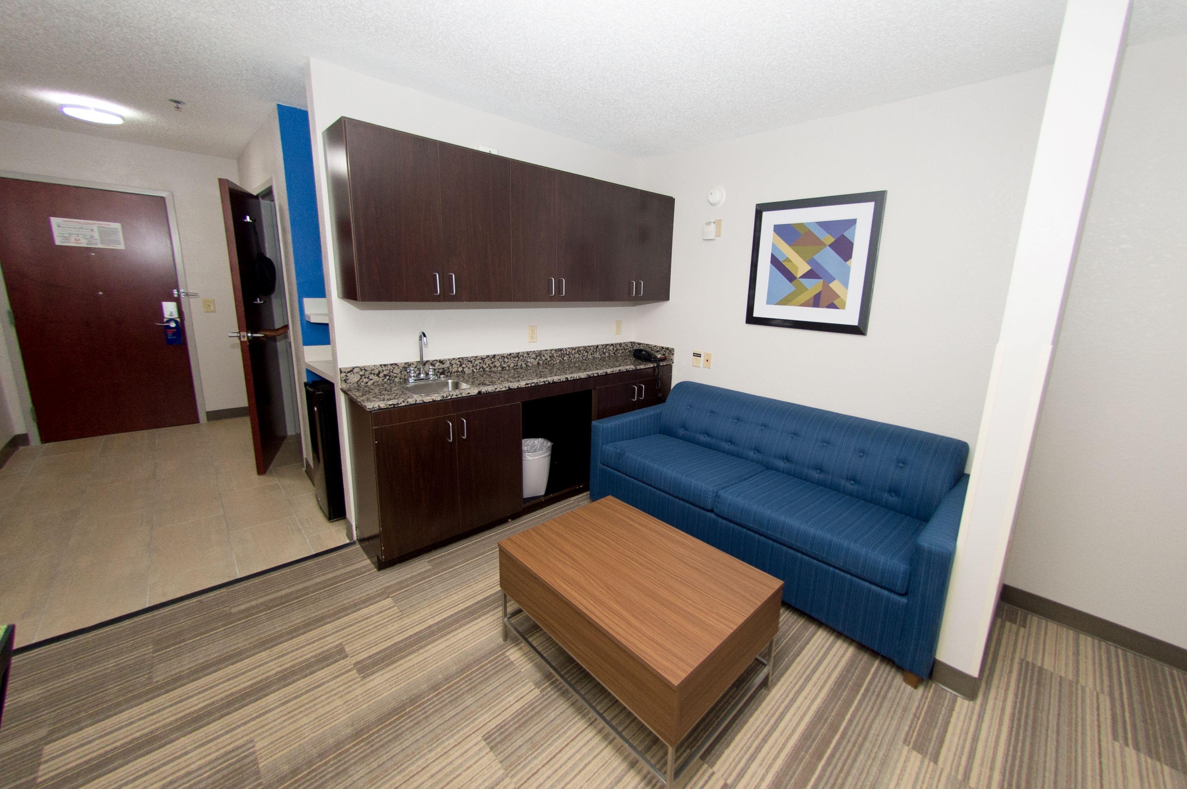 Holiday Inn Express & Suites Стейтсвилл Экстерьер фото