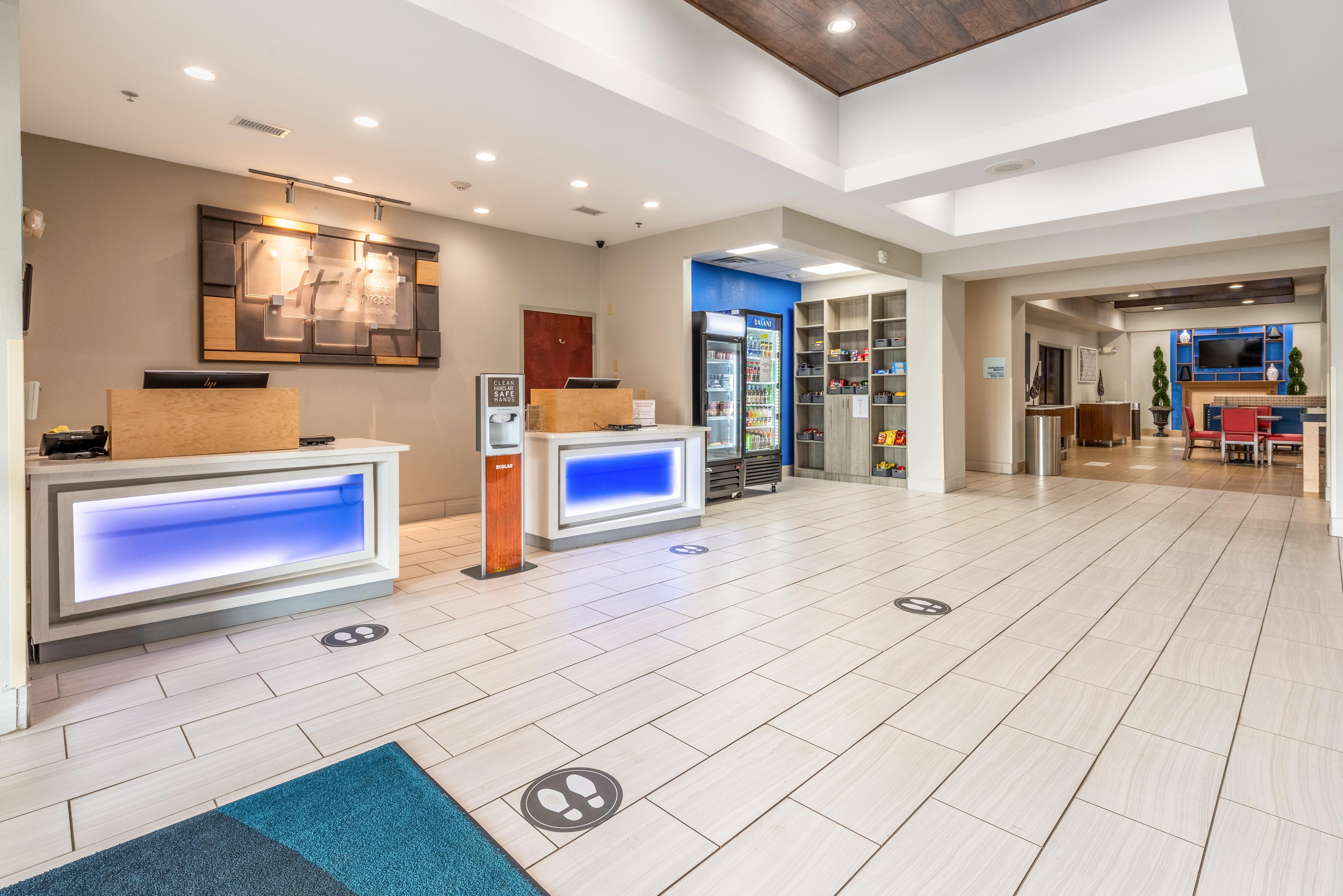 Holiday Inn Express & Suites Стейтсвилл Экстерьер фото