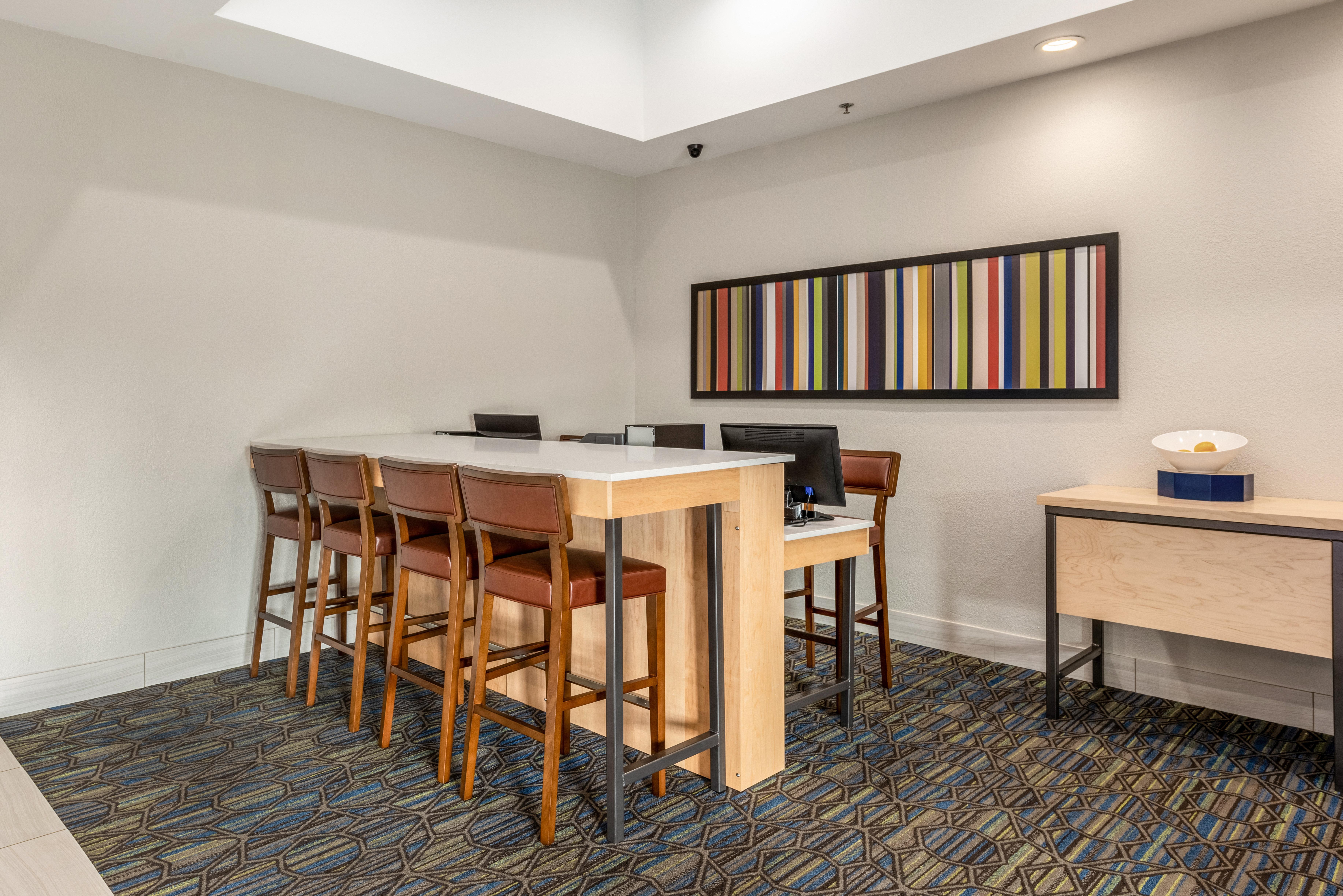 Holiday Inn Express & Suites Стейтсвилл Экстерьер фото