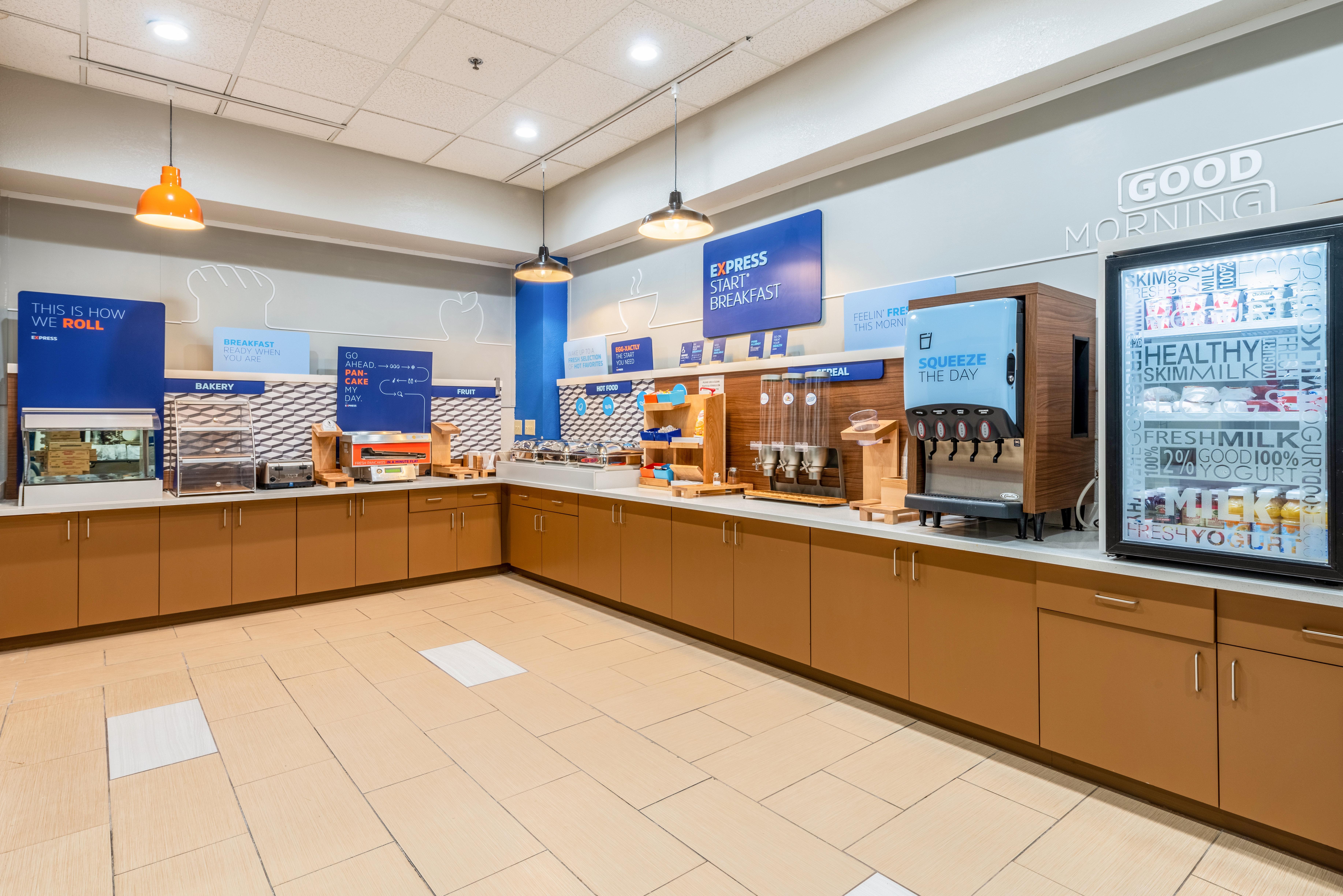 Holiday Inn Express & Suites Стейтсвилл Экстерьер фото