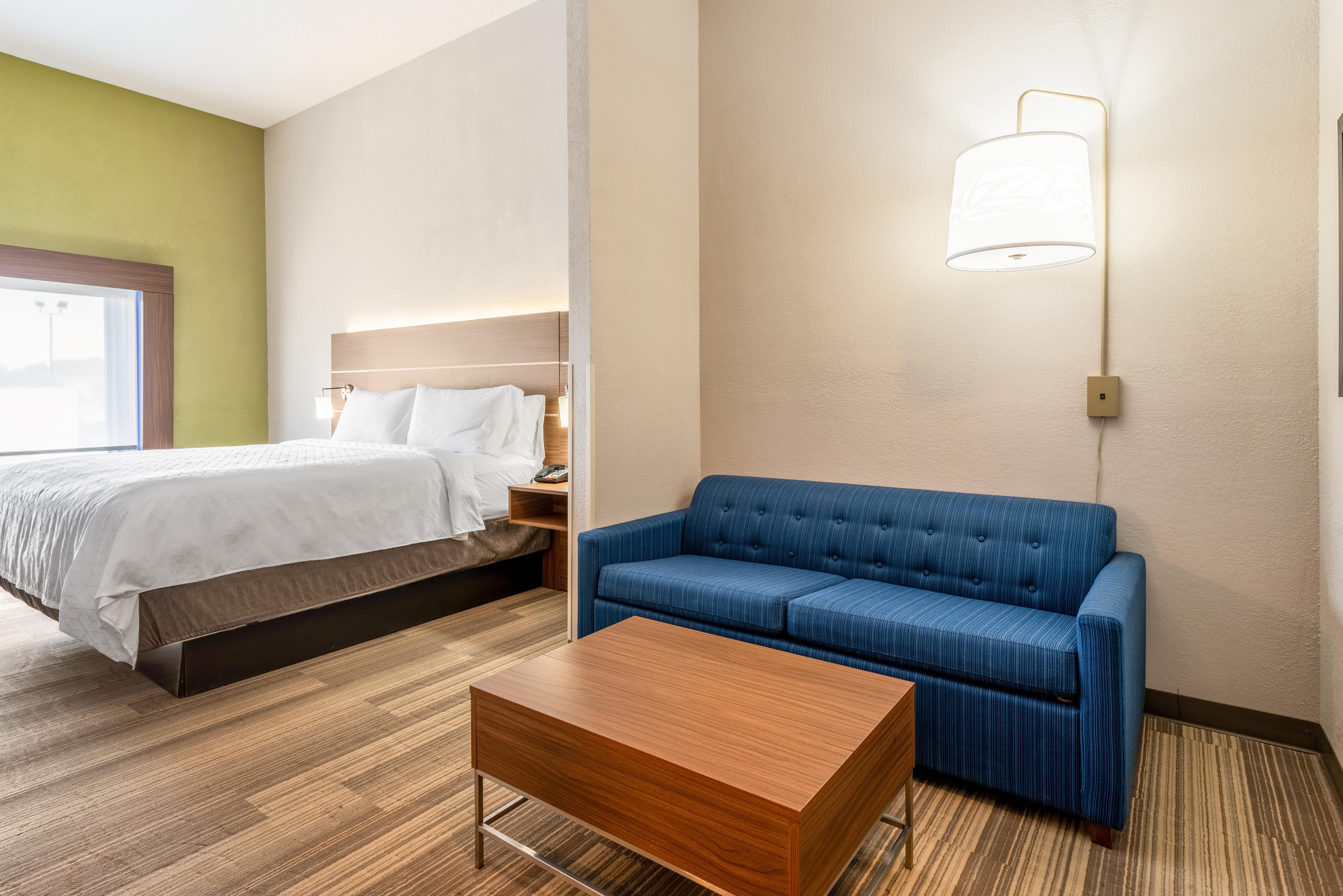 Holiday Inn Express & Suites Стейтсвилл Экстерьер фото