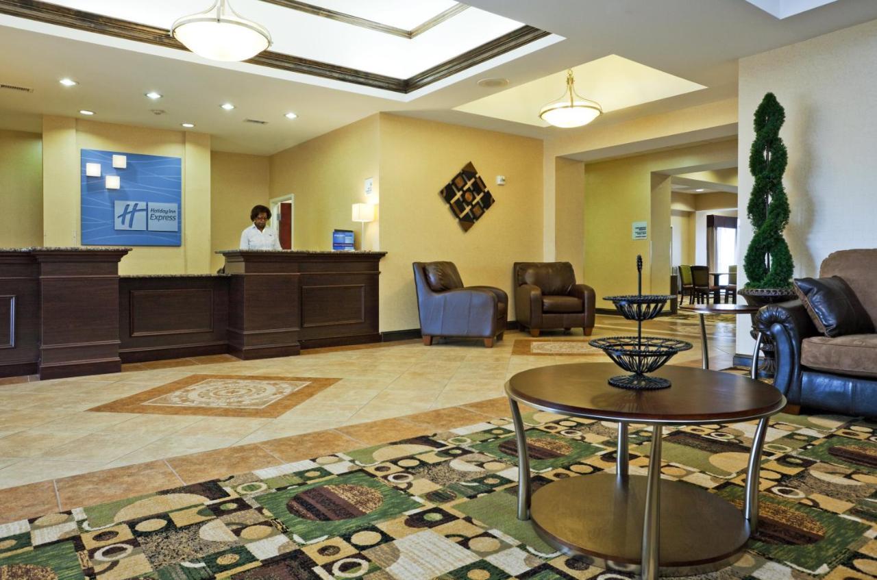 Holiday Inn Express & Suites Стейтсвилл Экстерьер фото